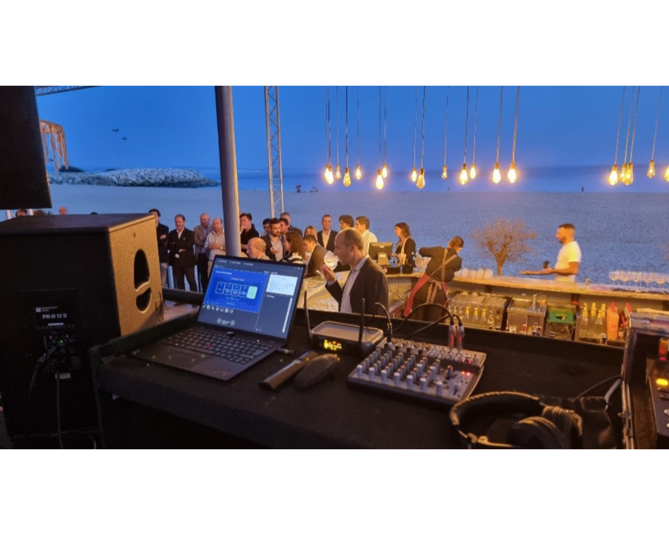Aluguer de Áudiovisuais para um Evento - Sunset na Praia da Torre em Oeiras